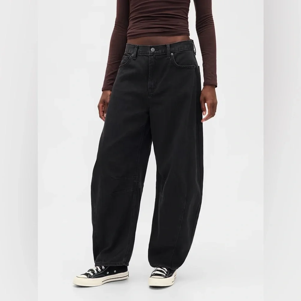 NWT GAP Black Wash High Rise Ultra Soft Horseshoe Jeans - Multiple 815617 🩷